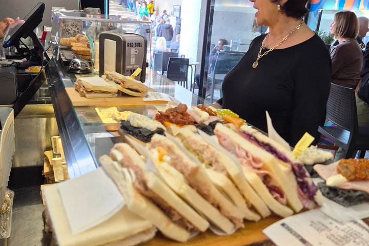 Padua Food Tour Market to Osteria, 10+ Tasters, Wine, Local Guide