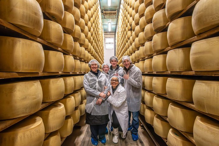 Bologna Food Experience: Factory tours & Lunch By Italian Days