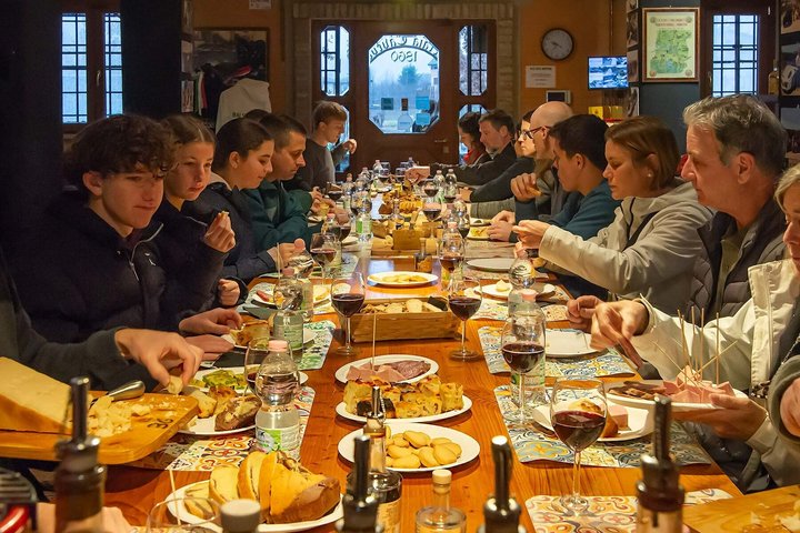 Bologna Food Experience: Factory tours & Lunch By Italian Days