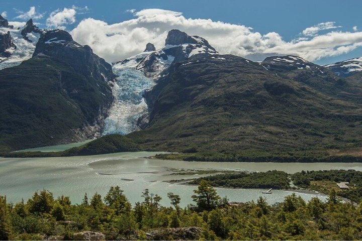 Balmaceda and Serrano Glaciers Boat Tour with Lunch