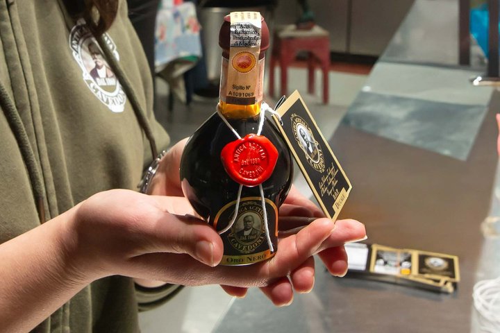 Bologna Food Experience: Factory tours & Lunch By Italian Days