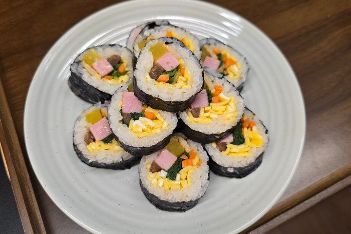 Small group Market Tour and Korean Cooking Class in Gyeongju