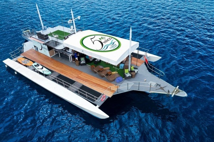 Coron Luxury Trimaran: The Premier Island Tour