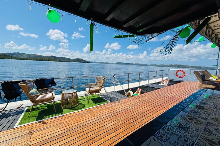 Coron Luxury Trimaran: The Premier Island Tour