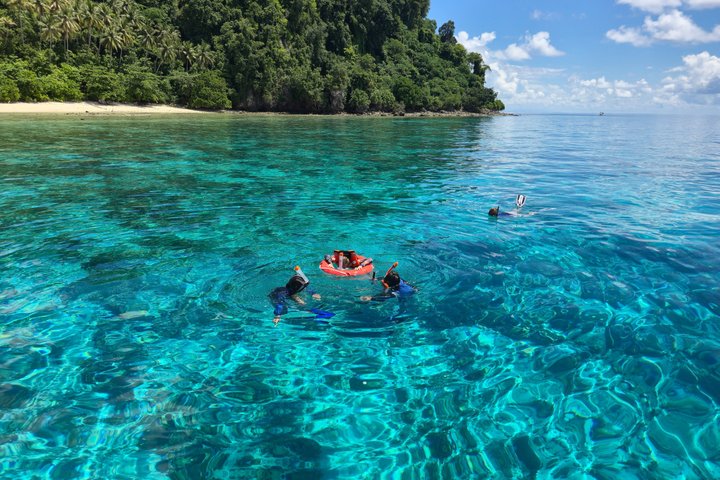 Snorkeling Day Trip Semporna: 3 Locations
