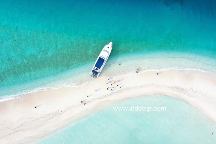 Shared Guided 2 Days Tour to Raja Ampat