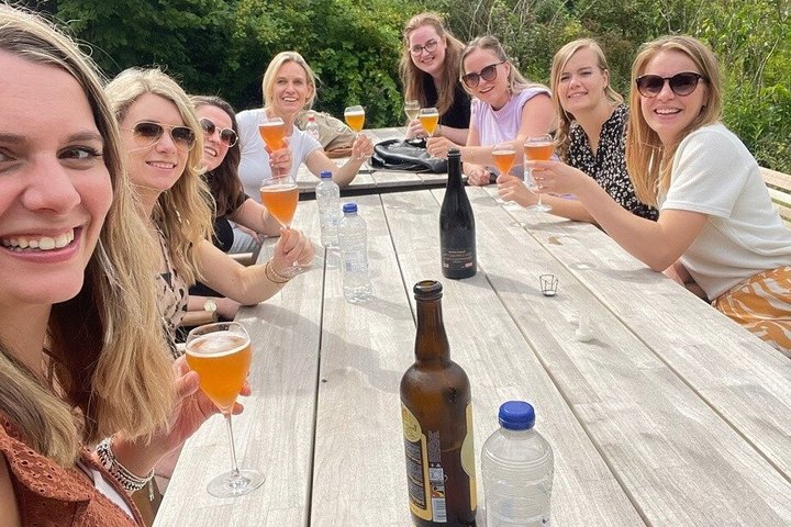 Bruges Guided Retro Biketour: Highlights, Hidden Gems & Tasting