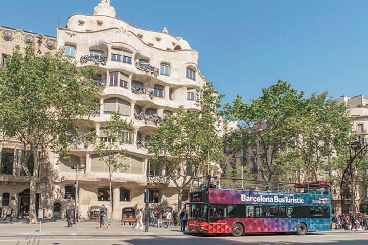Barcelona Attraction Pass with Hop On Bus, La Sagrada Familia