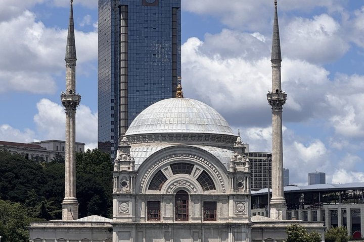 Enjoy Istanbul’s Bosphorus:2-Hour Daytime, Sunset & Night Cruises