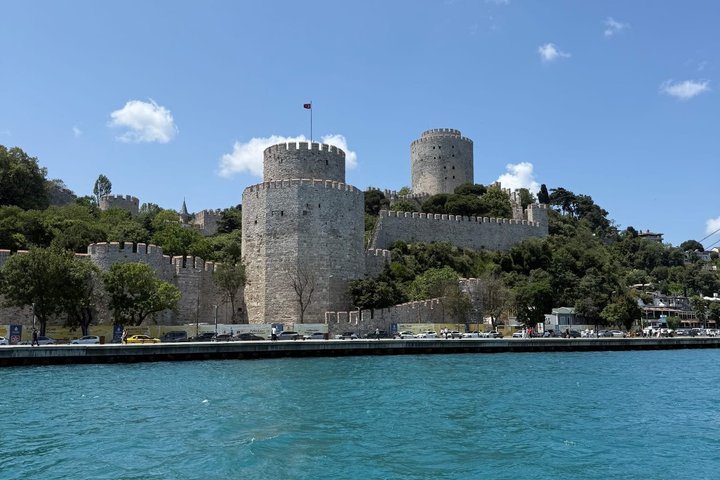 Enjoy Istanbul’s Bosphorus:2-Hour Daytime, Sunset & Night Cruises