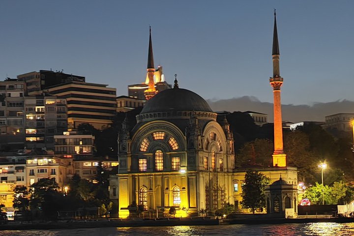 Enjoy Istanbul’s Bosphorus:2-Hour Daytime, Sunset & Night Cruises
