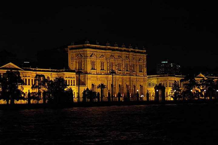 Enjoy Istanbul’s Bosphorus:2-Hour Daytime, Sunset & Night Cruises