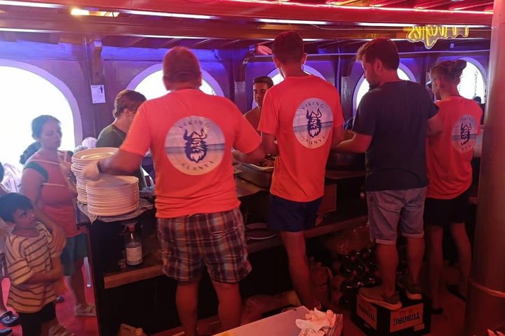 Alanya Boat Trip : Pirate Boat Tour with Foam Party-All inclusive