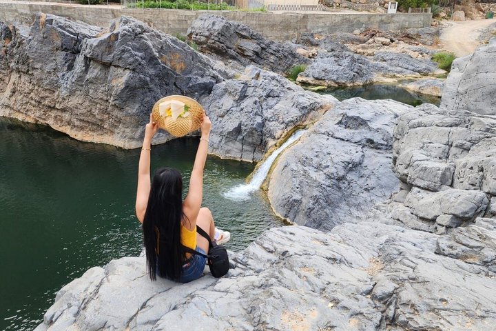 Full-Day Bimmah Sinkhole and Wadi Al Arbeieen Tour