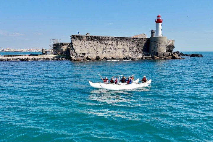 Hawaiian canoe ride Fort of Brescou Island Cap d’Agde