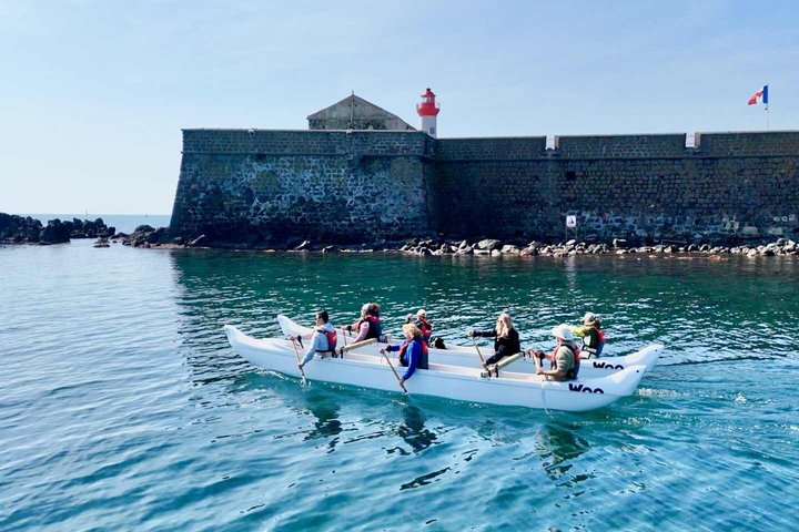 Hawaiian canoe ride Fort of Brescou Island Cap d’Agde