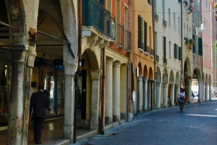 Treviso Audio Tour Explore history symbols and meditations