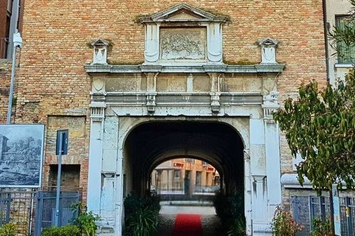 Treviso Audio Tour Explore history symbols and meditations