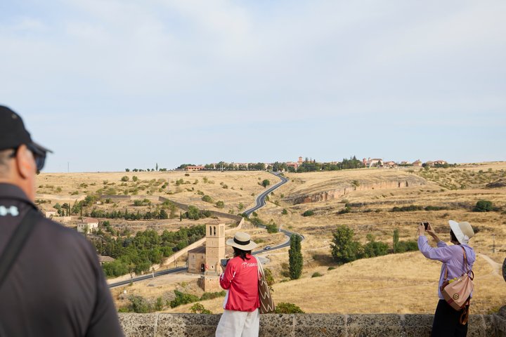Discover Segovia Historic Walking Tour with Official Guide