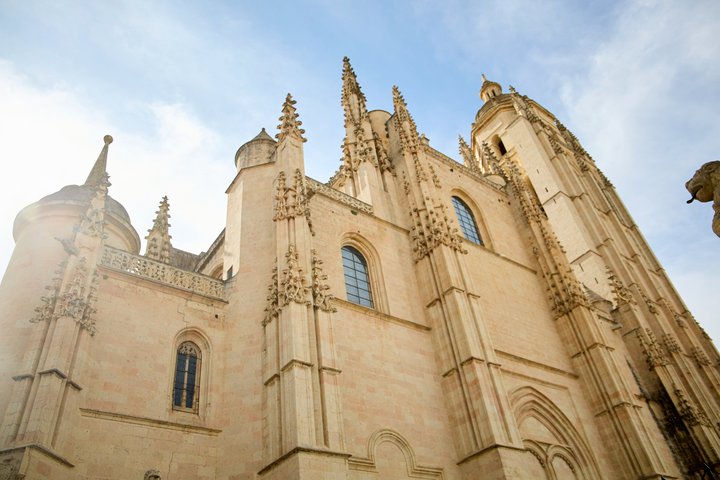 Discover Segovia Historic Walking Tour with Official Guide