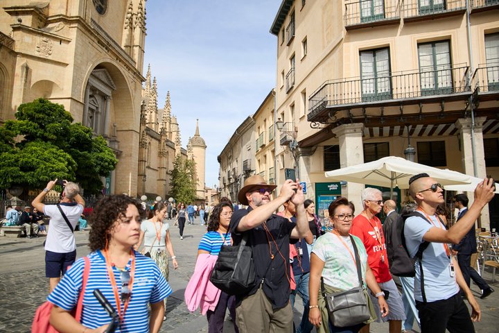 Discover Segovia Historic Walking Tour with Official Guide