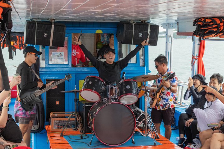 Coral Reef Snorkeling and Floating Bar Party from Nha Trang