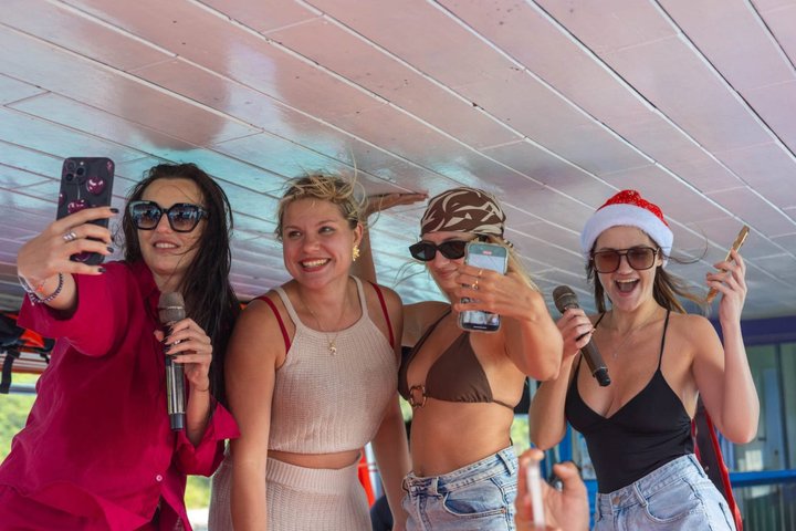 Coral Reef Snorkeling and Floating Bar Party from Nha Trang
