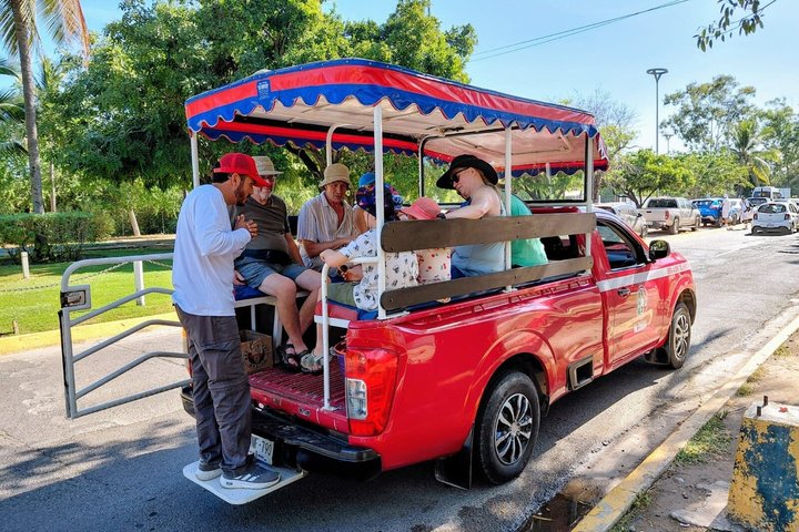 Mazatlán Shared City Tour by Red Truck History and Flavors