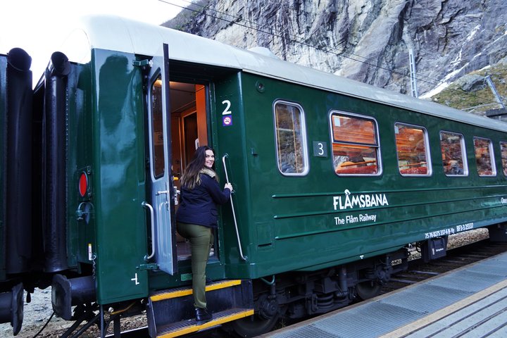 Oslo To Bergen Self-Guided Full Day Trip with Flåm Railway And Fjord Cruise