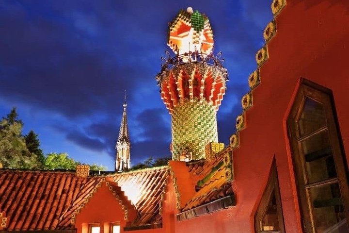 Guided Tour of El Capricho de Gaudí with ticket