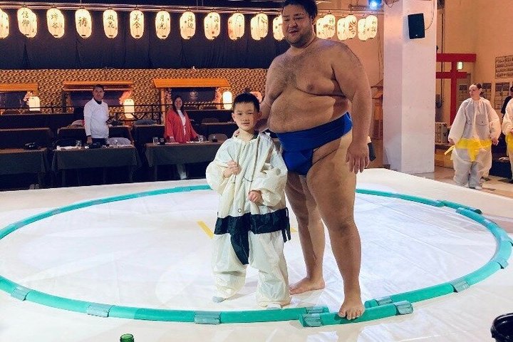 Up-Close Sumo Experience at Ochi Stable: Wear Kimono in Osaka