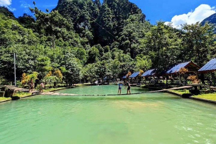 Vang Vieng: Zipline&Cave Tubing&Trekking&Blue Lagoon