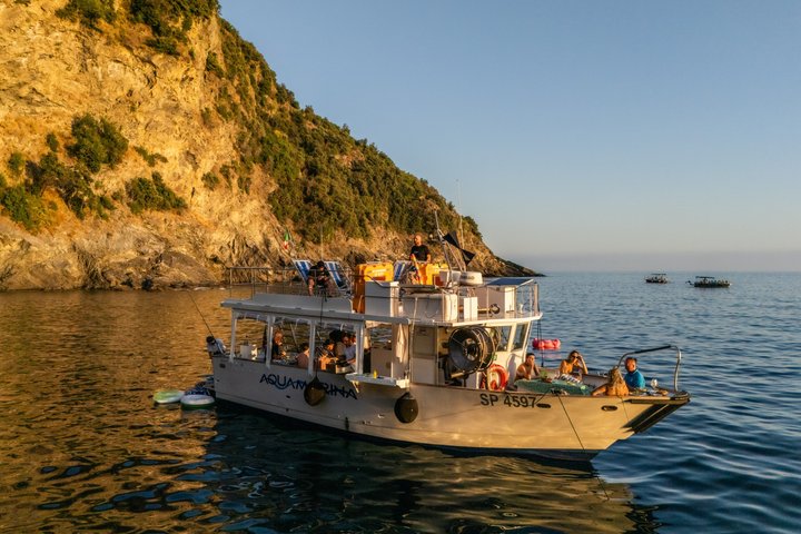 Cinque Terre Lunch boat tour
