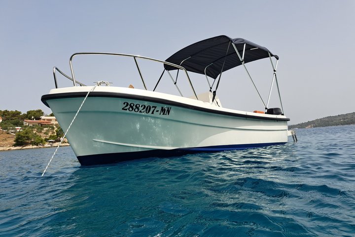Explore by Betina boat West side of island Brac and Bobovisca