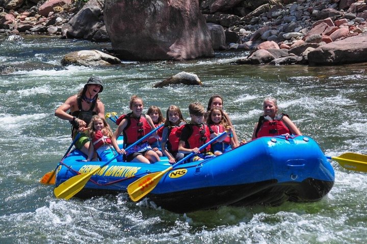 2-Hours Glenwood Springs Short and Mild Family Raft Trip