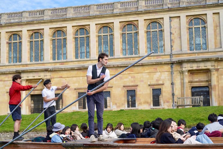 Cambridge Walking and Punting Shared Combined Tour