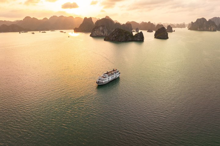 The Best Halong Bay Overnight Cruise– CozyBay Grand-All Inclusive