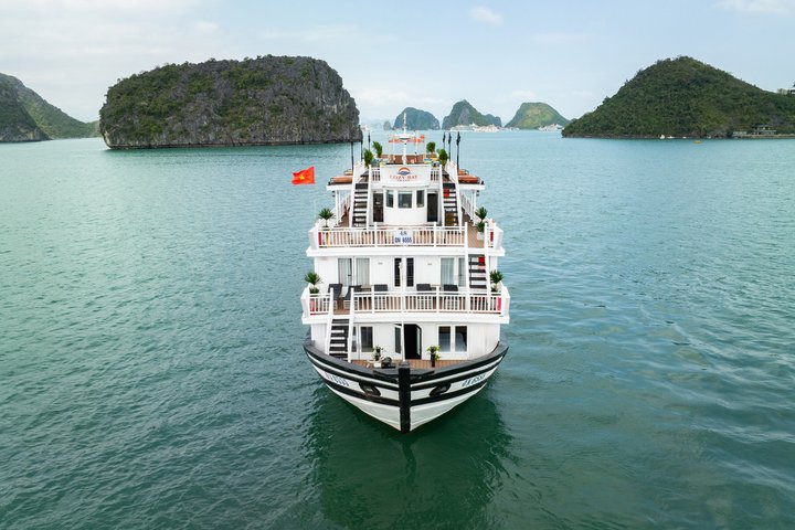 The Best Halong Bay Overnight Cruise– CozyBay Grand-All Inclusive