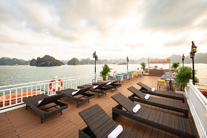 The Best Halong Bay Overnight Cruise– CozyBay Grand-All Inclusive