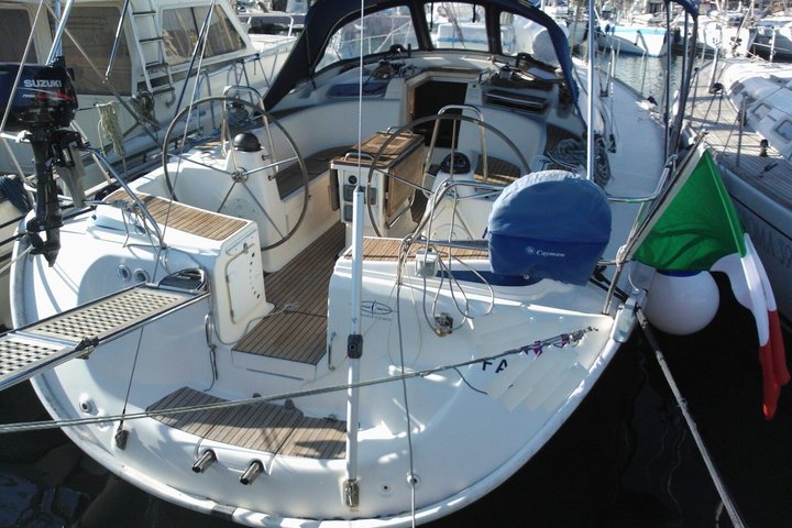 La Maddalena Archipelago Tour by Sailboat from Cannigione