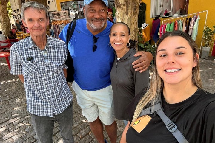 Authentic Colony on Walking Tour of Its Historic Quarter