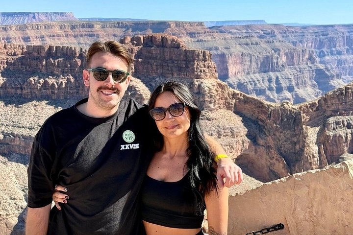 Grand Canyon West, Hoover Dam Stop, Breakfast, Lunch & Skywalk
