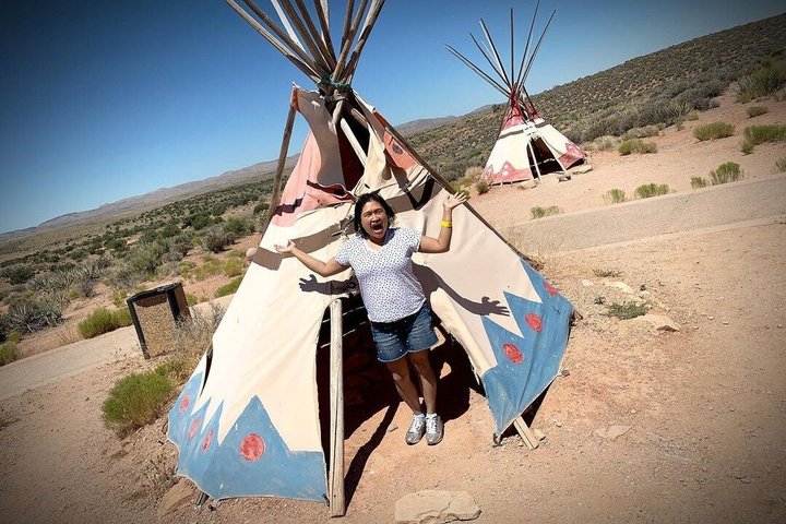 Grand Canyon West, Hoover Dam Stop, Breakfast, Lunch & Skywalk