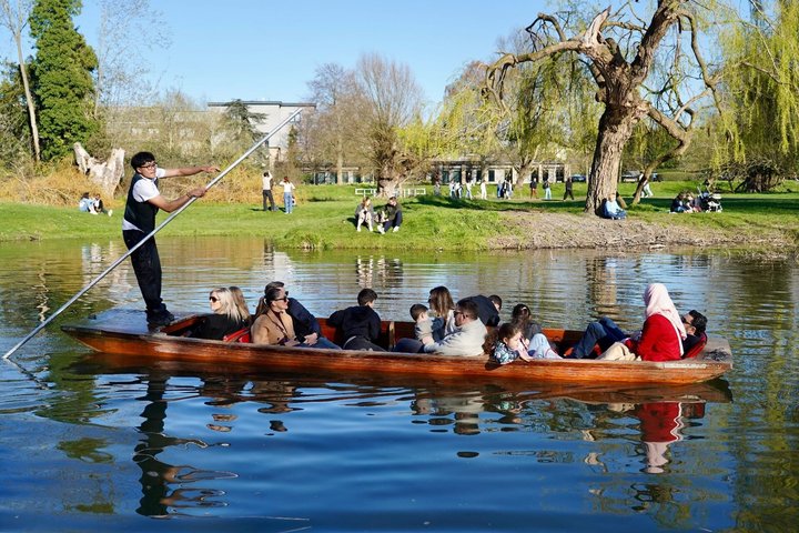Cambridge Private Punting Tour