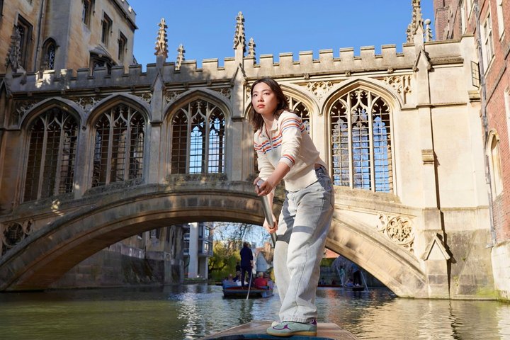 Cambridge Walking and Punting Shared Combined Tour