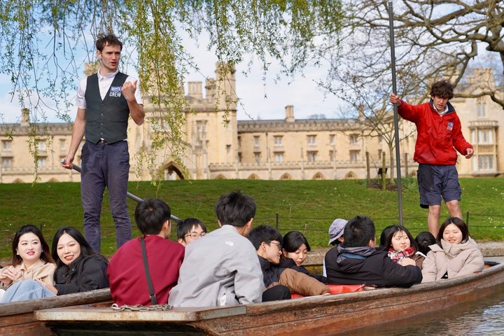 Cambridge Walking and Punting Shared Combined Tour