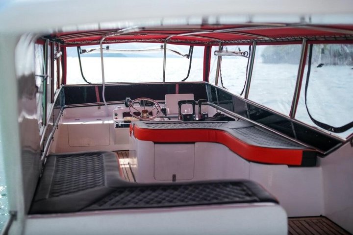 6 Island Speedboat Hopping Tour in Komodo National Park