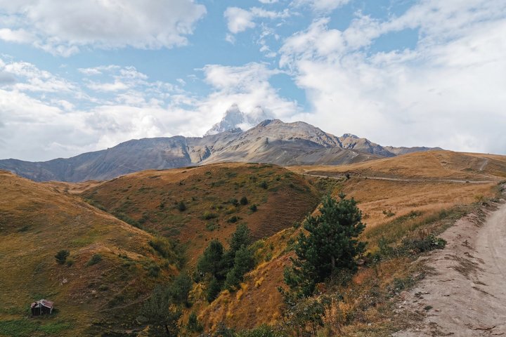 Mestia Koruldi Lakes 4x4 Guided Trip with Mount Ushba Views