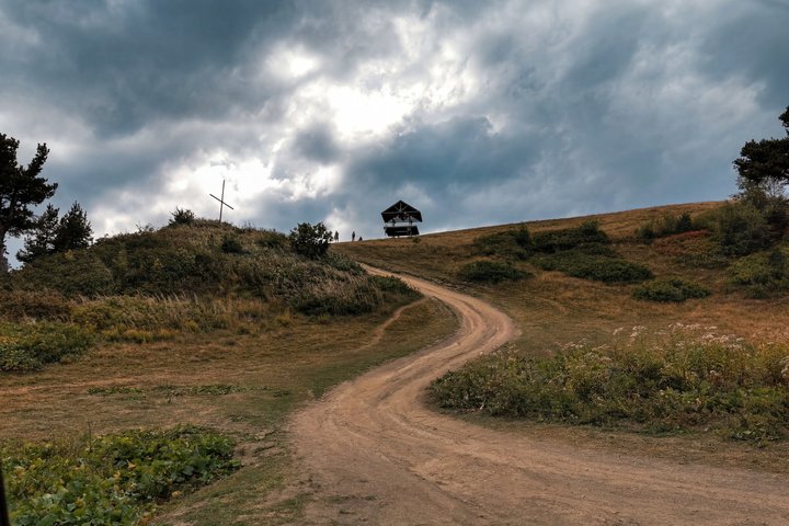 Mestia Koruldi Lakes 4x4 Guided Trip with Mount Ushba Views