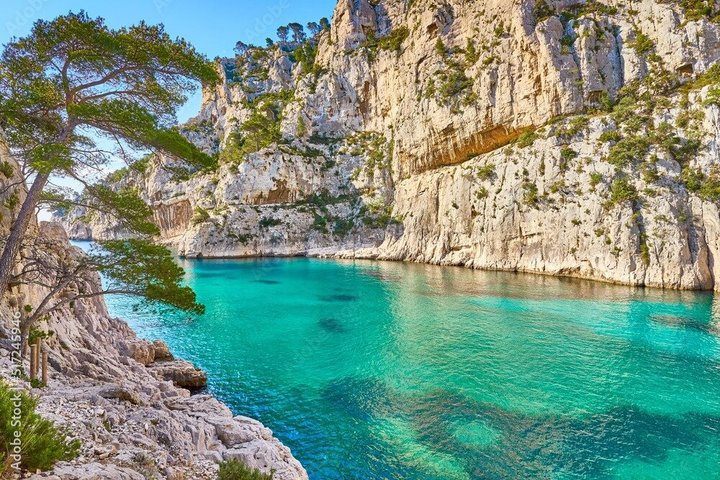 Medieval village of Castellet, Cassis & the beautifull Calanques